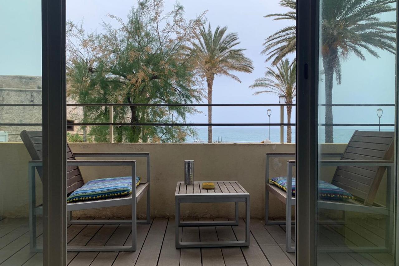 אנטיב Fully Equipped Beachfront Studio In The Heart Of The City Center Bd Leclerc מראה חיצוני תמונה