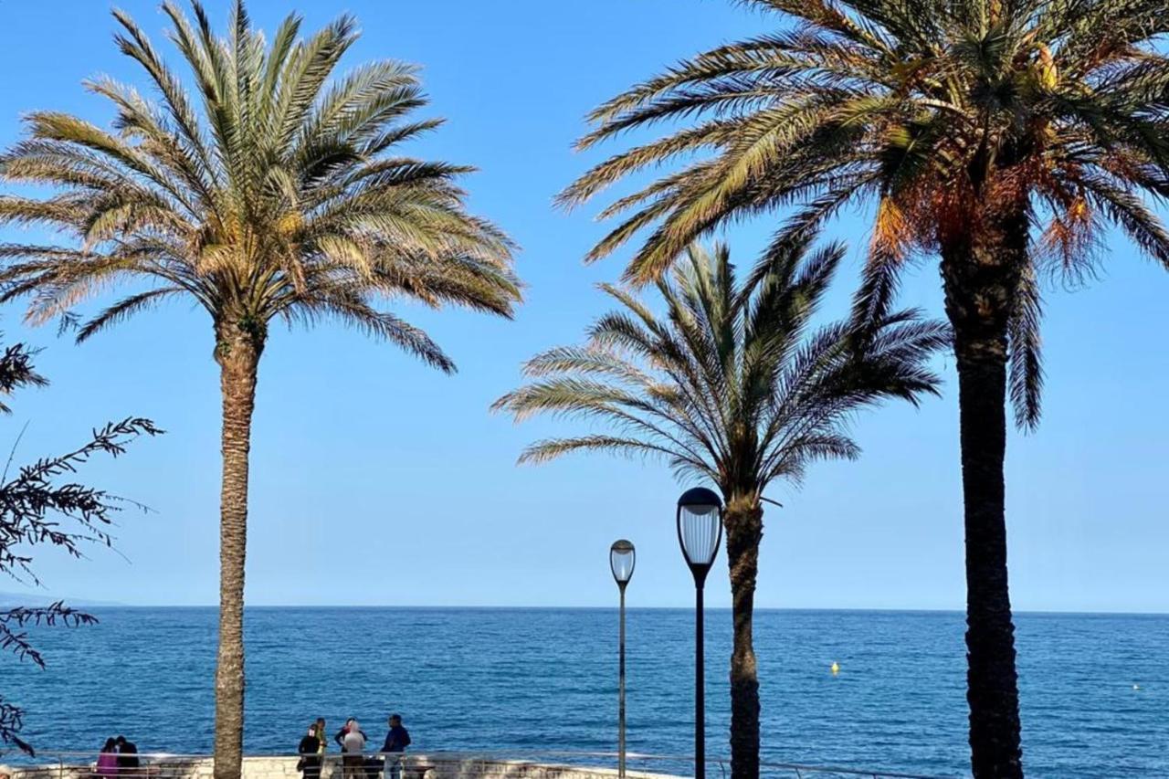 אנטיב Fully Equipped Beachfront Studio In The Heart Of The City Center Bd Leclerc מראה חיצוני תמונה
