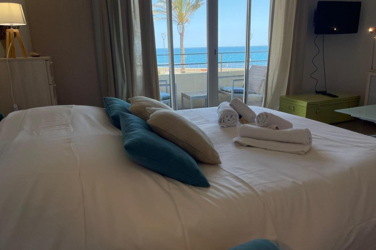 אנטיב Fully Equipped Beachfront Studio In The Heart Of The City Center Bd Leclerc מראה חיצוני תמונה