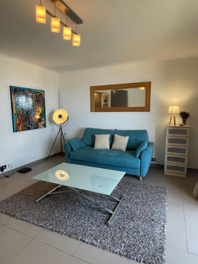 אנטיב Fully Equipped Beachfront Studio In The Heart Of The City Center Bd Leclerc מראה חיצוני תמונה