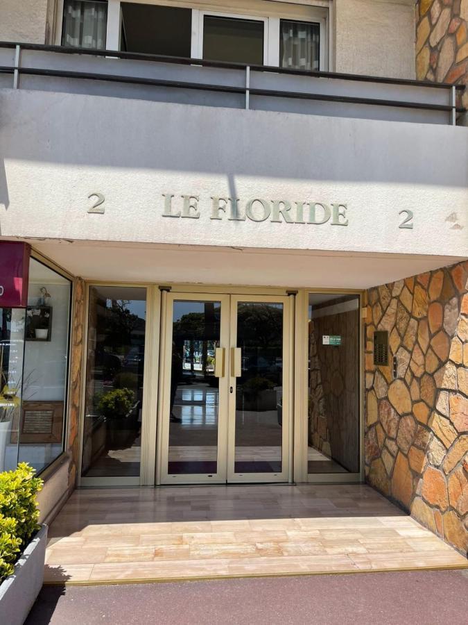 אנטיב Fully Equipped Beachfront Studio In The Heart Of The City Center Bd Leclerc מראה חיצוני תמונה