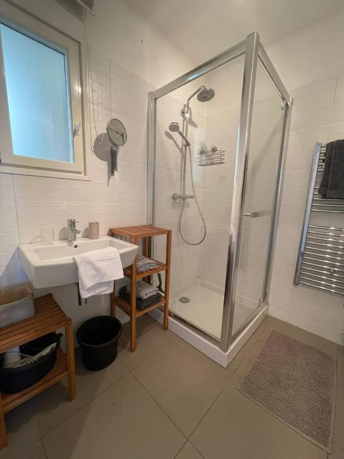 אנטיב Fully Equipped Beachfront Studio In The Heart Of The City Center Bd Leclerc מראה חיצוני תמונה