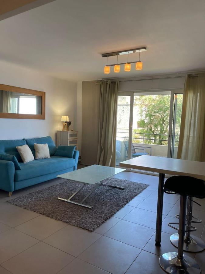 אנטיב Fully Equipped Beachfront Studio In The Heart Of The City Center Bd Leclerc מראה חיצוני תמונה