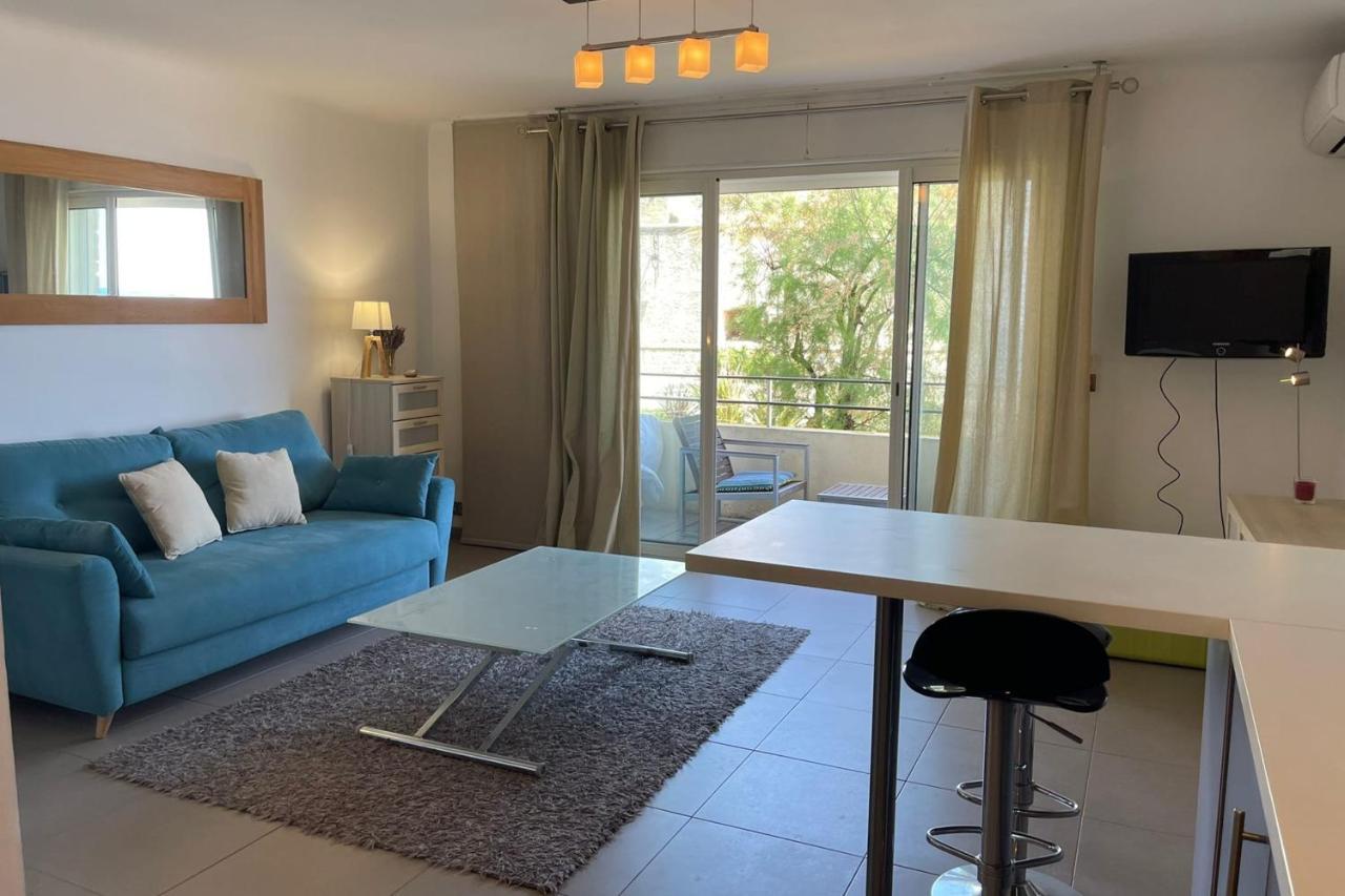 אנטיב Fully Equipped Beachfront Studio In The Heart Of The City Center Bd Leclerc מראה חיצוני תמונה